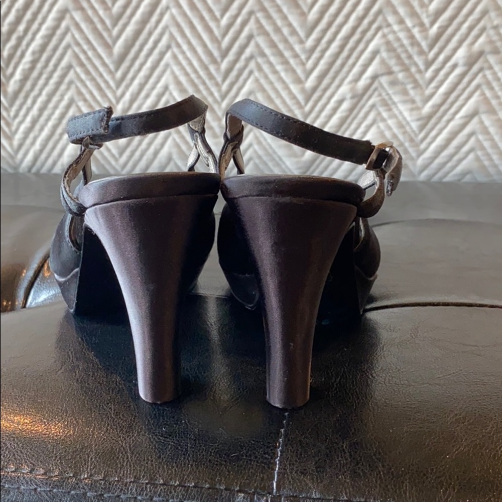 Classy High Heels - Picture 3 of 5